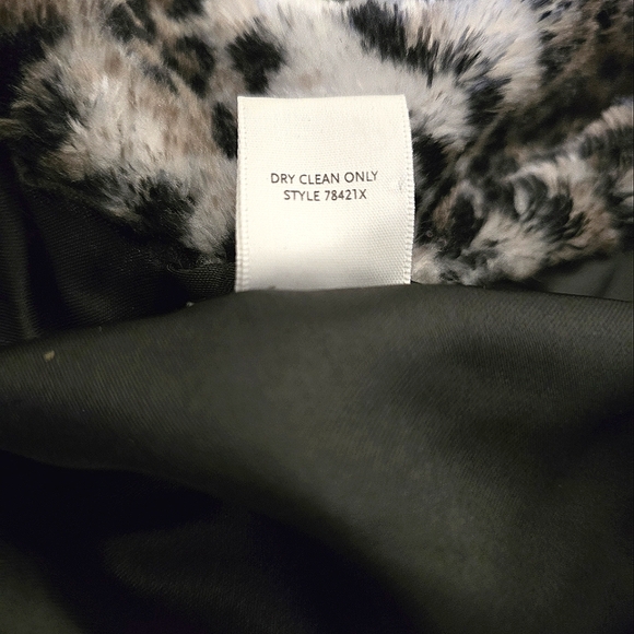 Faux Fur Animal Print Leather Trim Zippered Vest size 1X - Picture 5 of 14